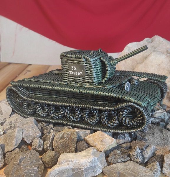 5fc0658baff56389b8ecff6063qu--materialy-dlya-tvorchestva-mk-tank-pletenyj-shkatulka-iz-buma.jpg